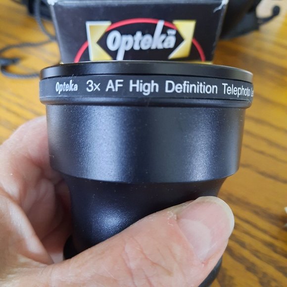 Opteka 3X AF High Definition Telephoto Lens With Adaptor - Picture 2 of 5